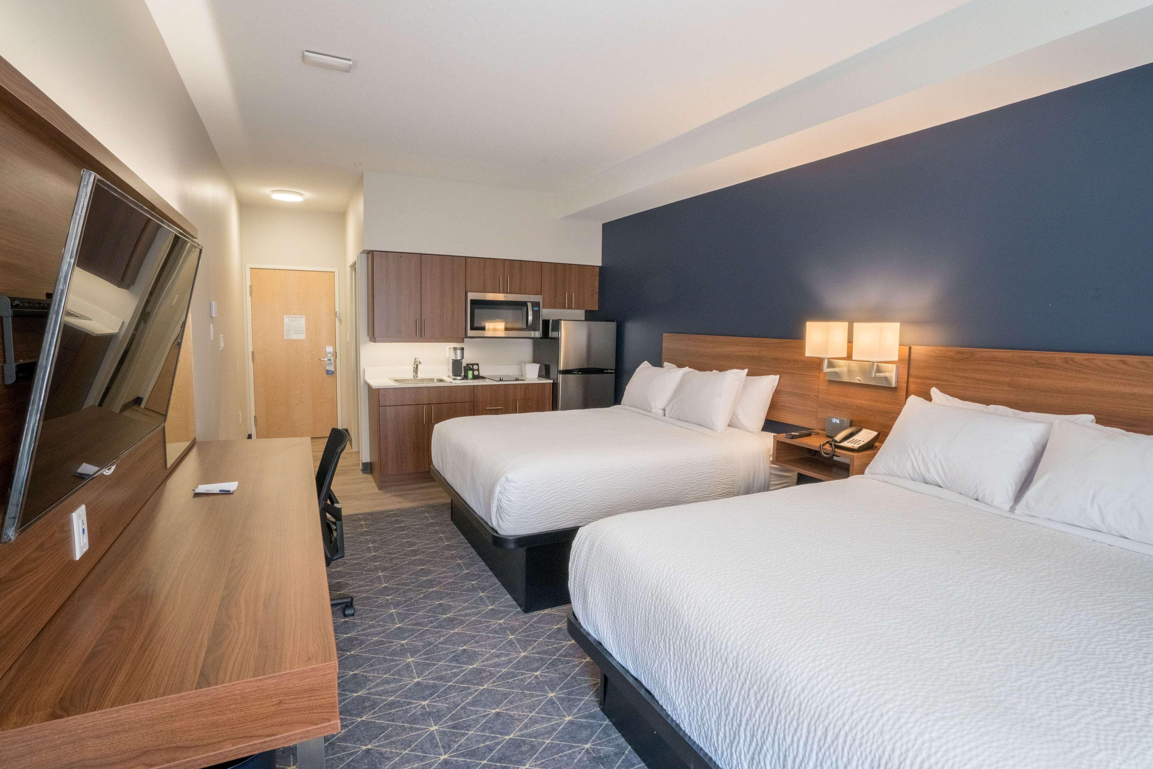 Park Inn By Radisson, Kelowna Esterno foto